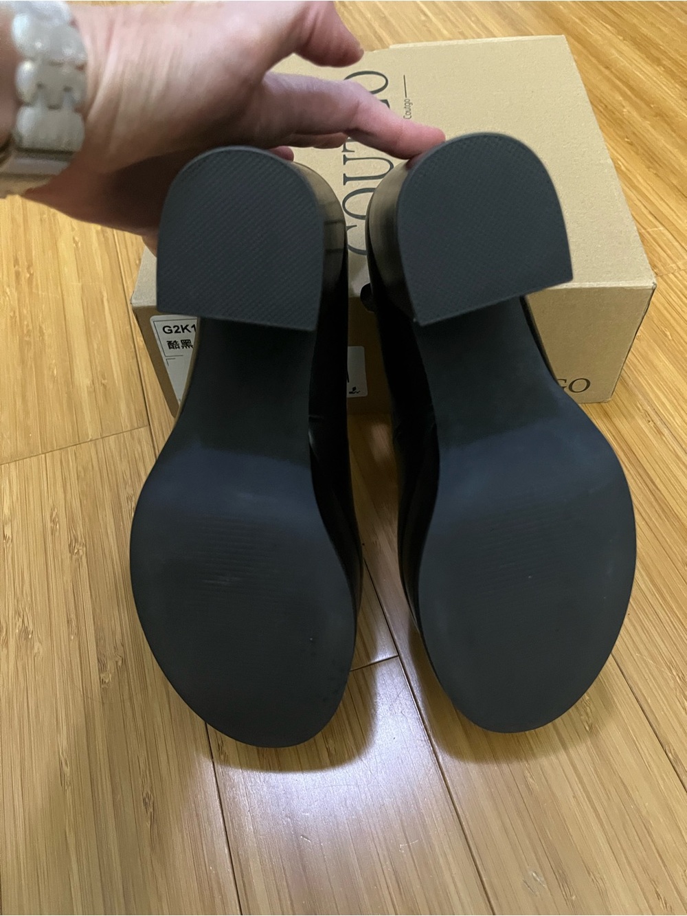 Black T-Strap Platform Pumps - Picture 11 of 11